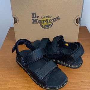 NIB DR. MARTENS ATHENS SANDAL UNISEX